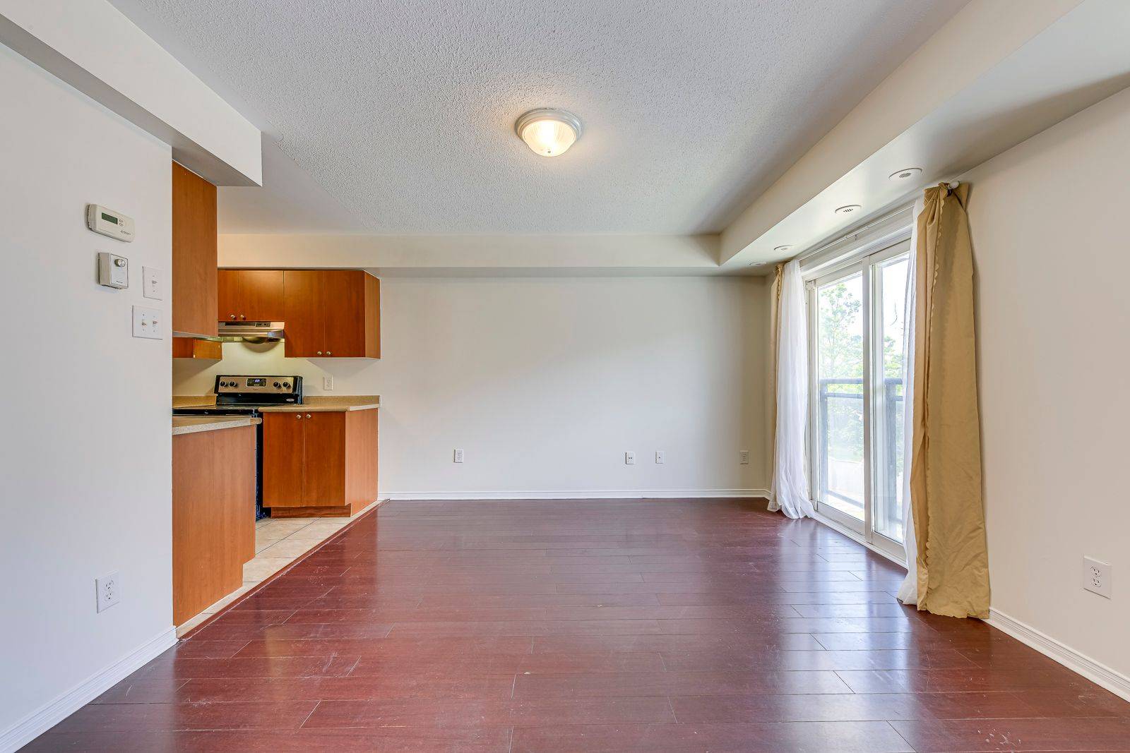 Mississauga, ON L5M 8C9,4975 Southampton DR #337