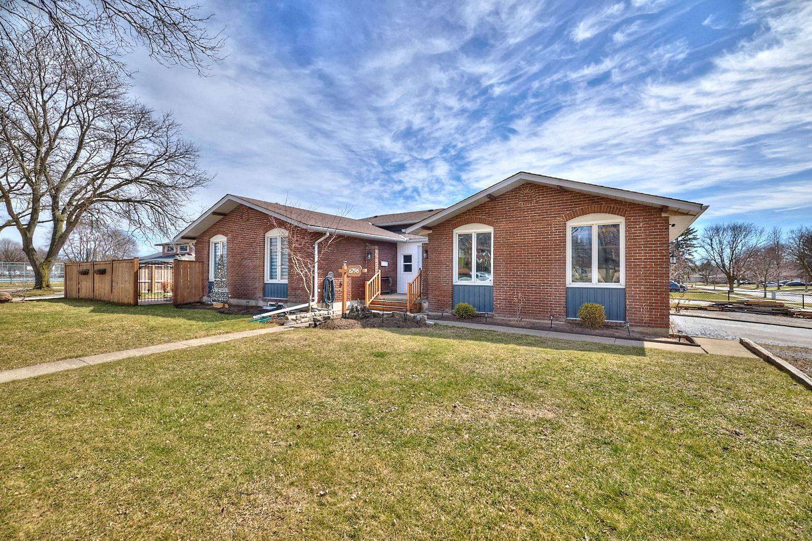 Niagara Falls, ON L2G 2H1,6796 Stokes ST