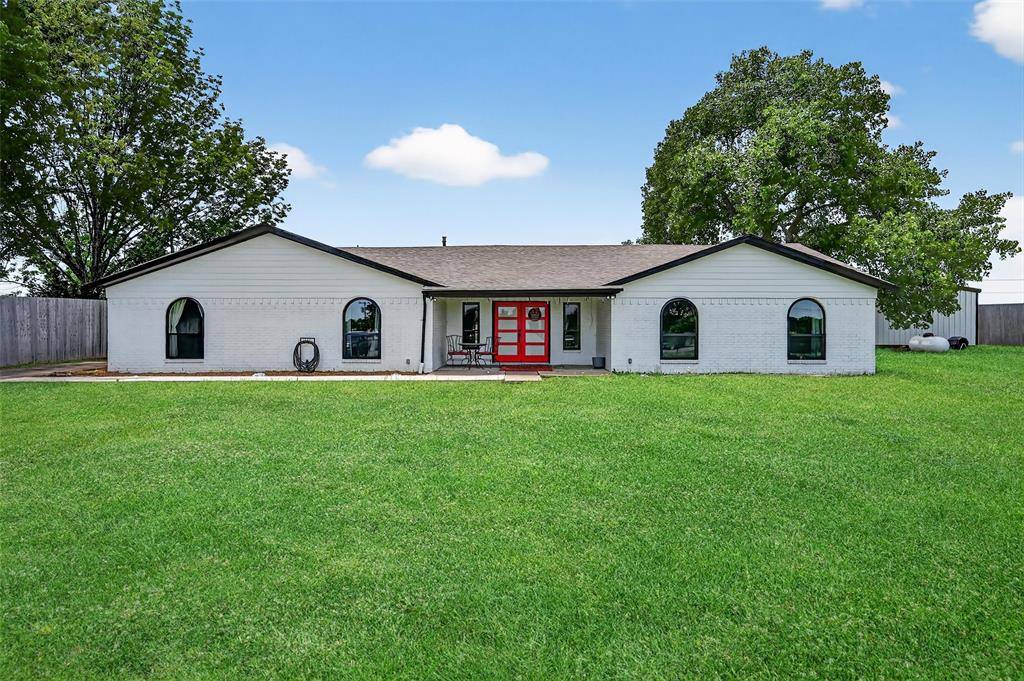 Bells, TX 75414,616 E Bells Boulevard
