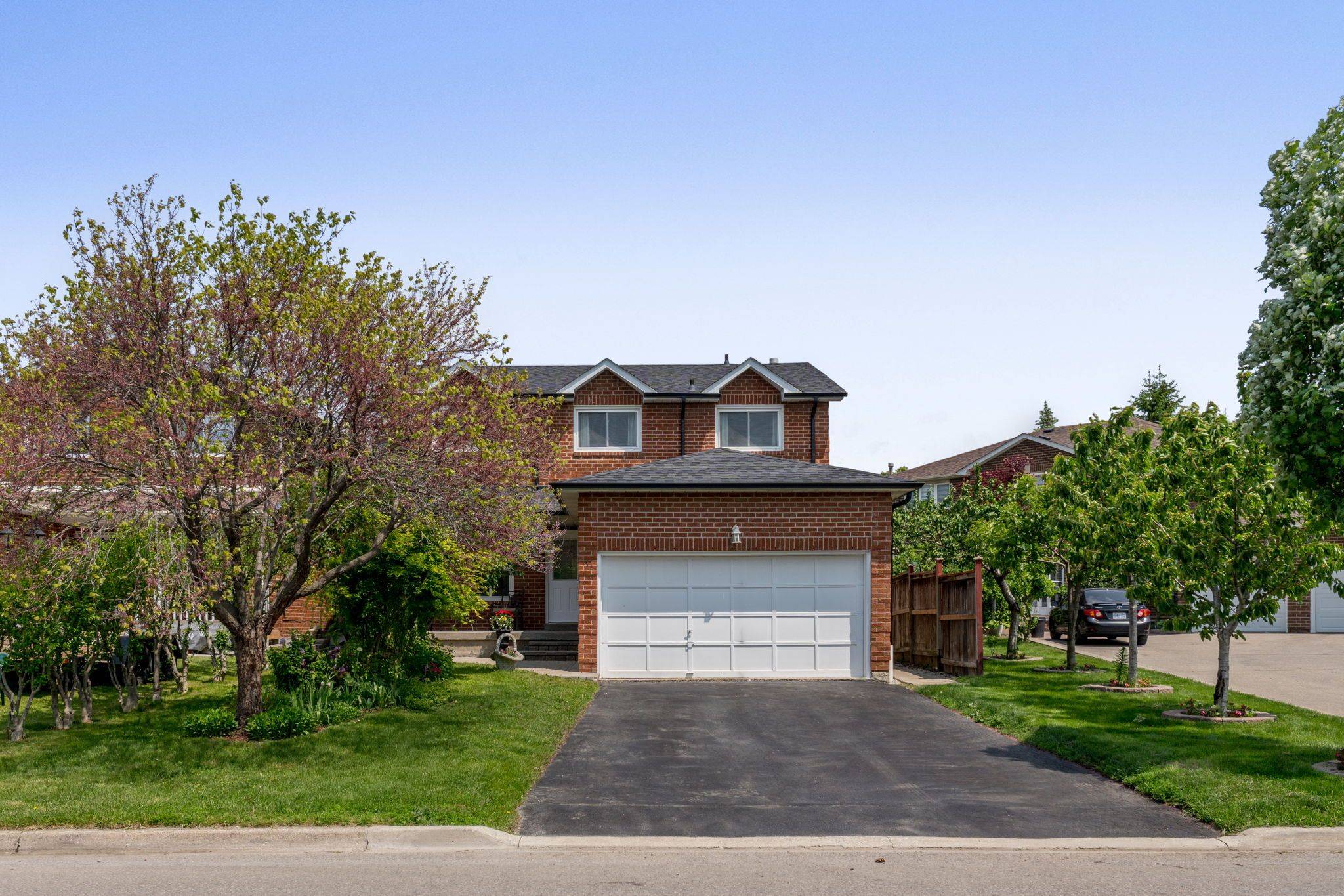 Brampton, ON L6Z 2R5,17 Whitehaven DR