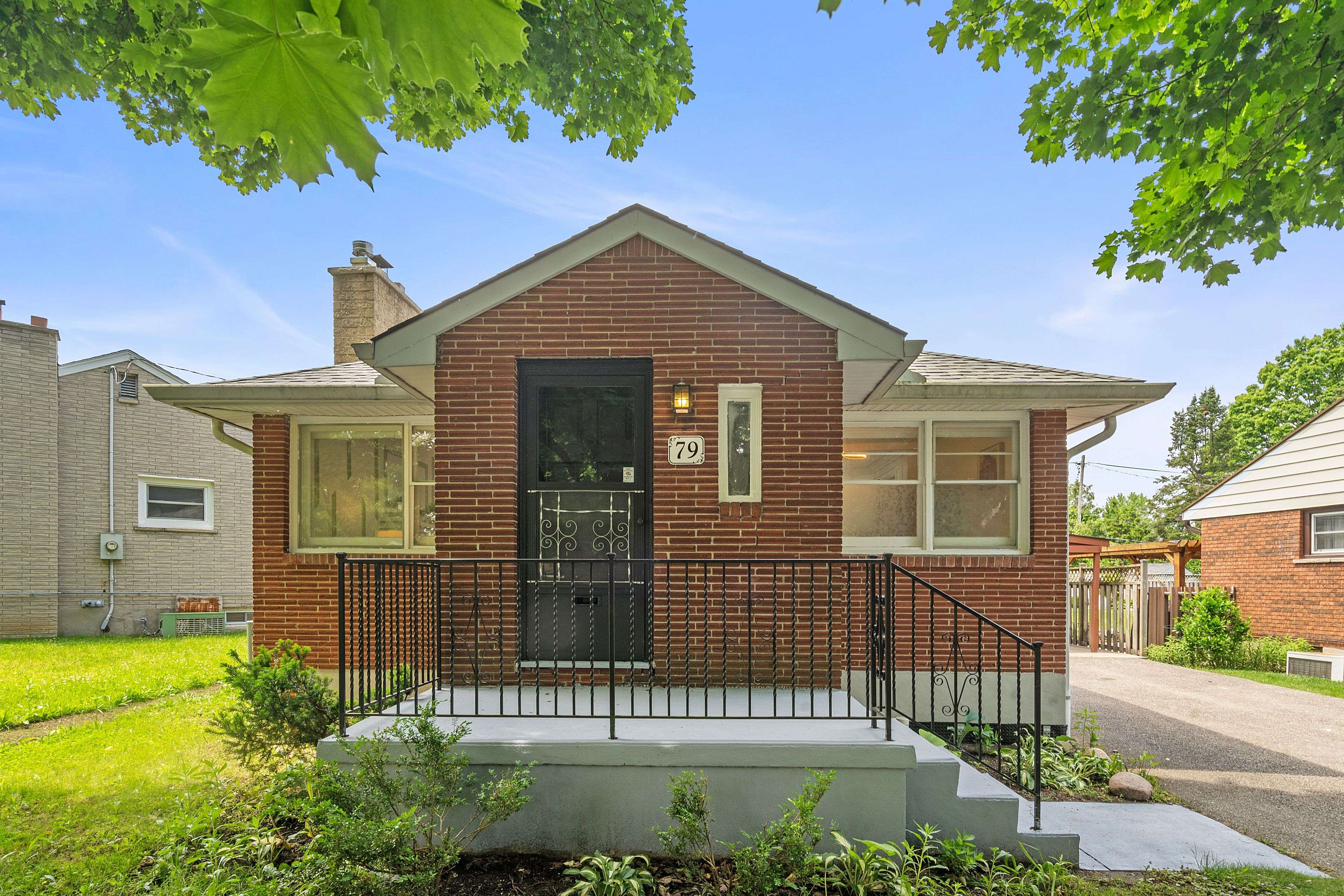 London East, ON N5W 1Z8,79 Glass AVE