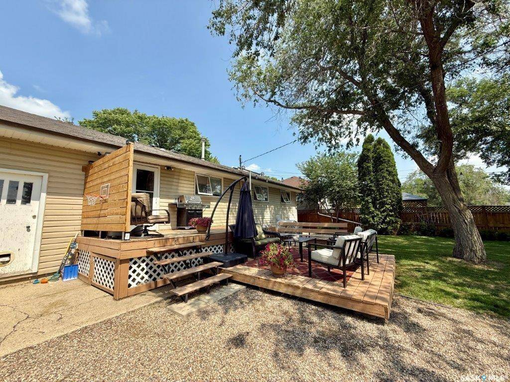 Kindersley, SK S0L 1S0,305 6th AVENUE W