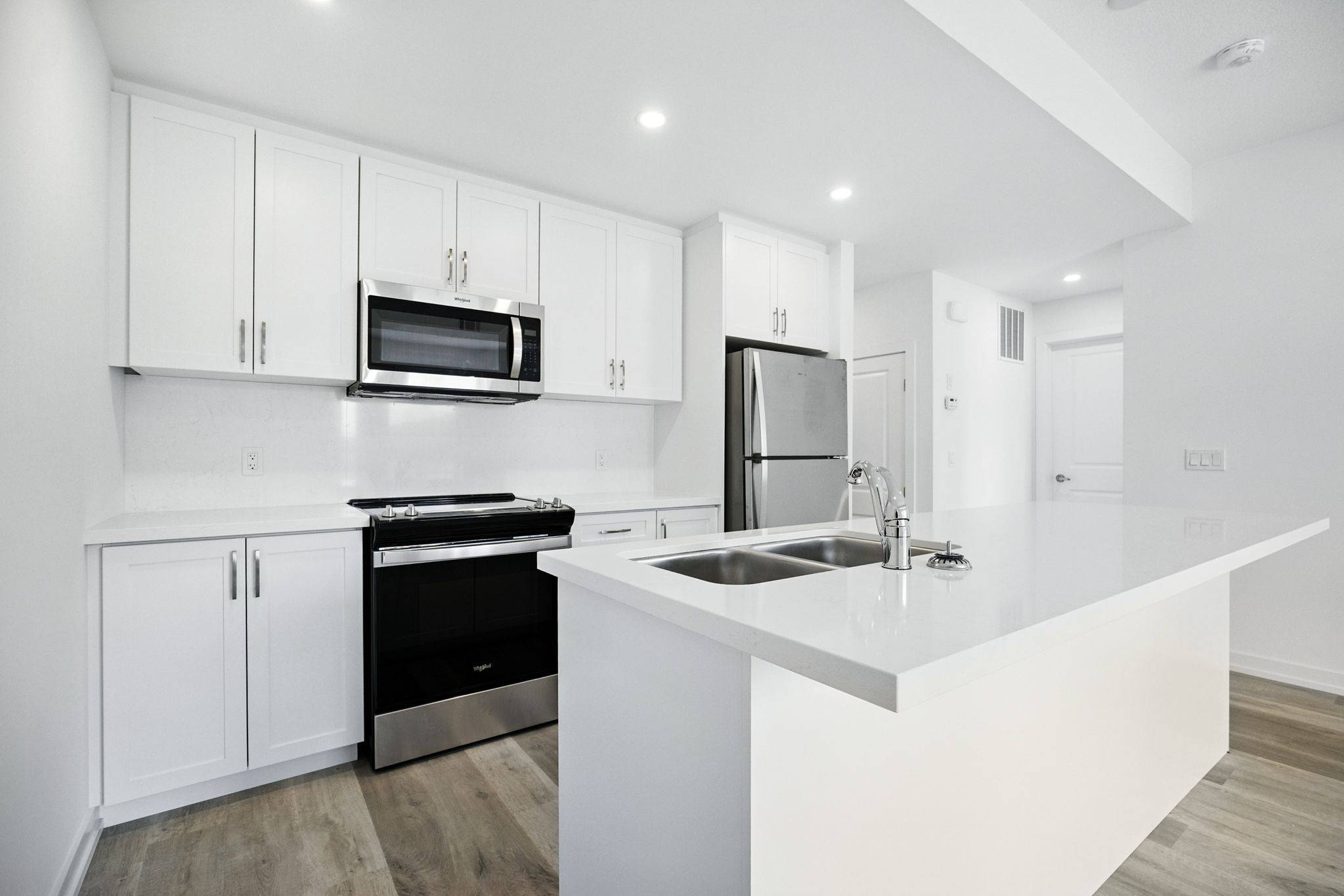 Hamilton, ON L8B 1Y4,203 Burke ST