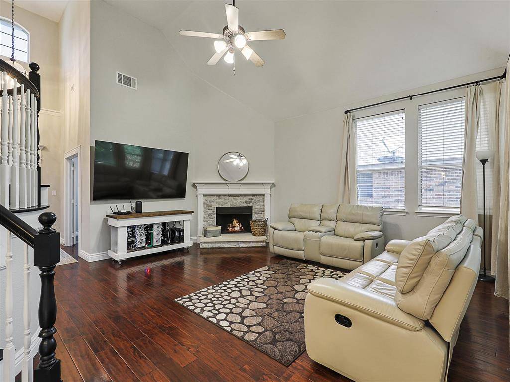 Burleson, TX 76028,832 Adams Drive