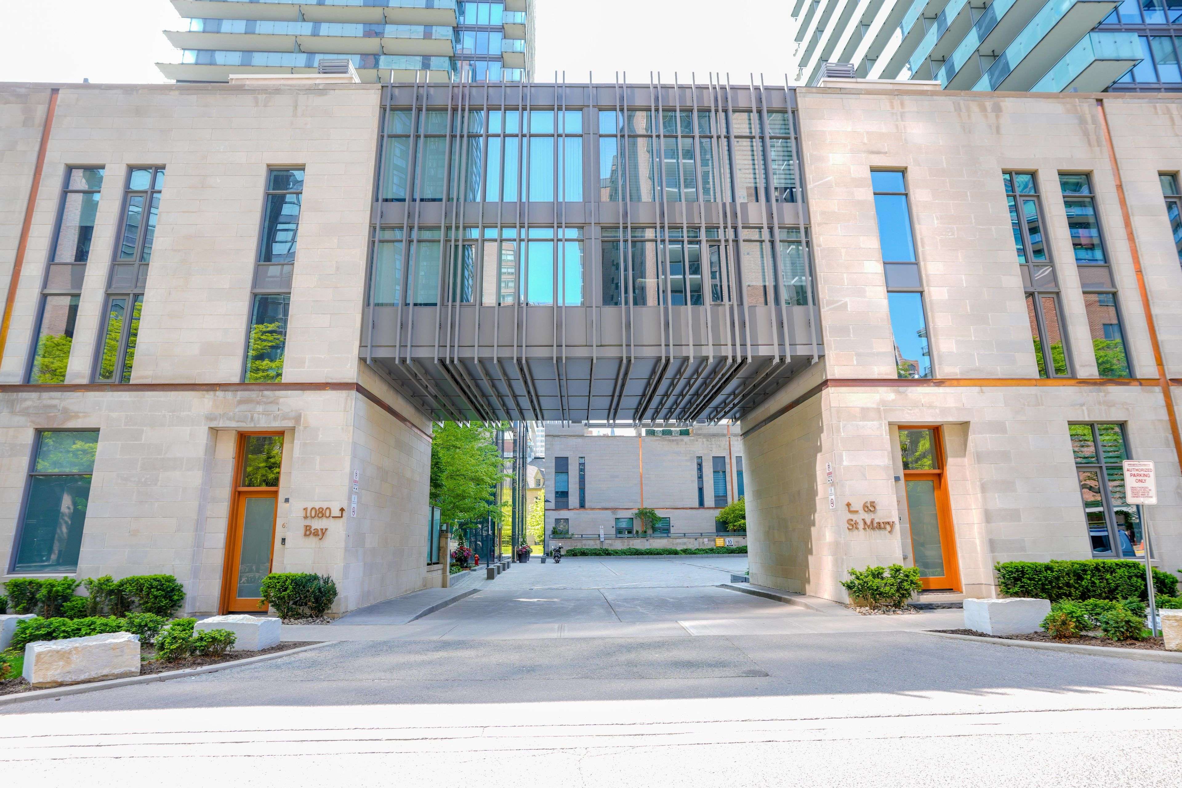 Toronto C01, ON M5S 0A6,65 St Mary ST #2202