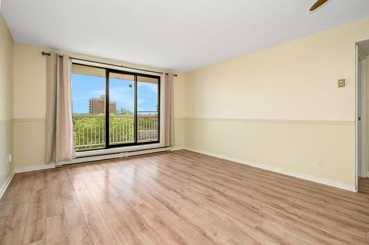 Billings Bridge - Riverside Park And Area, ON K1H 8N5,1180 Ohio ST #607