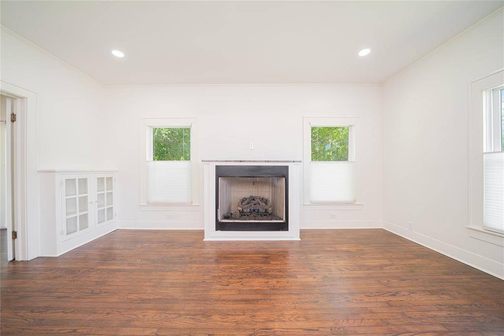 Winnsboro, TX 75494,107 W Myrtle