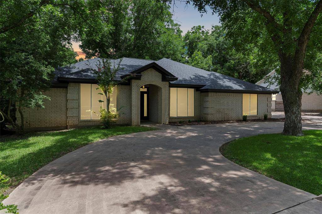 Granbury, TX 76049,8921 N Longwood Drive