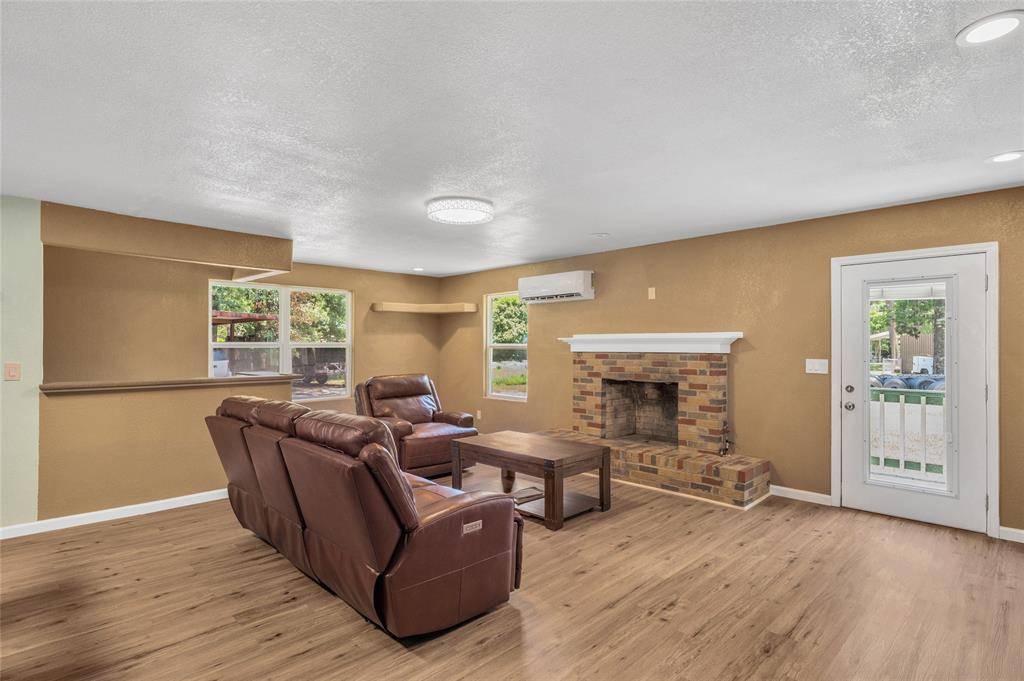 Sadler, TX 76264,212 Mapuana