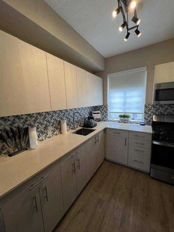 Miami Beach, FL 33141,301 86th St #305