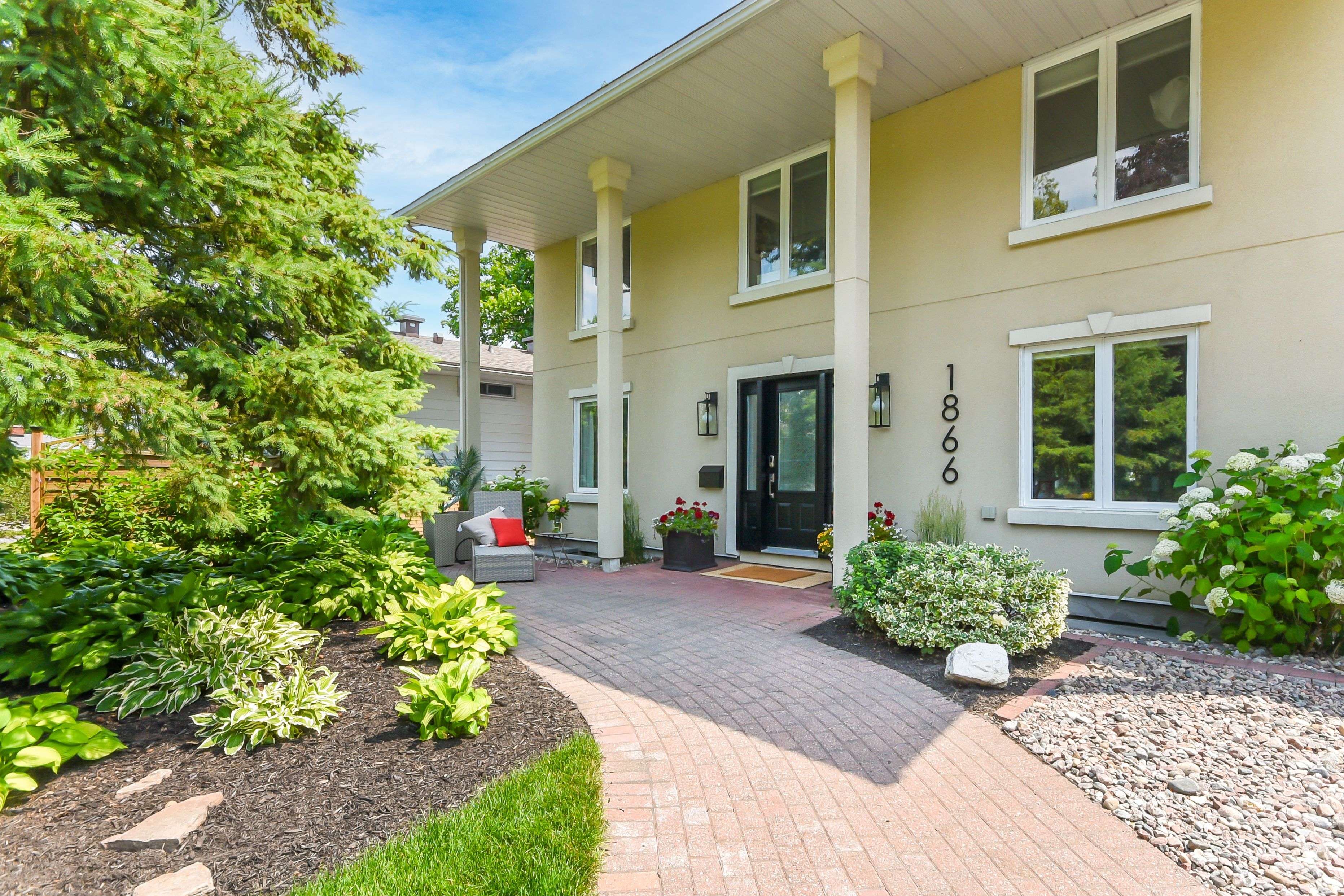 Alta Vista And Area, ON K1H 5R8,1866 Beattie AVE