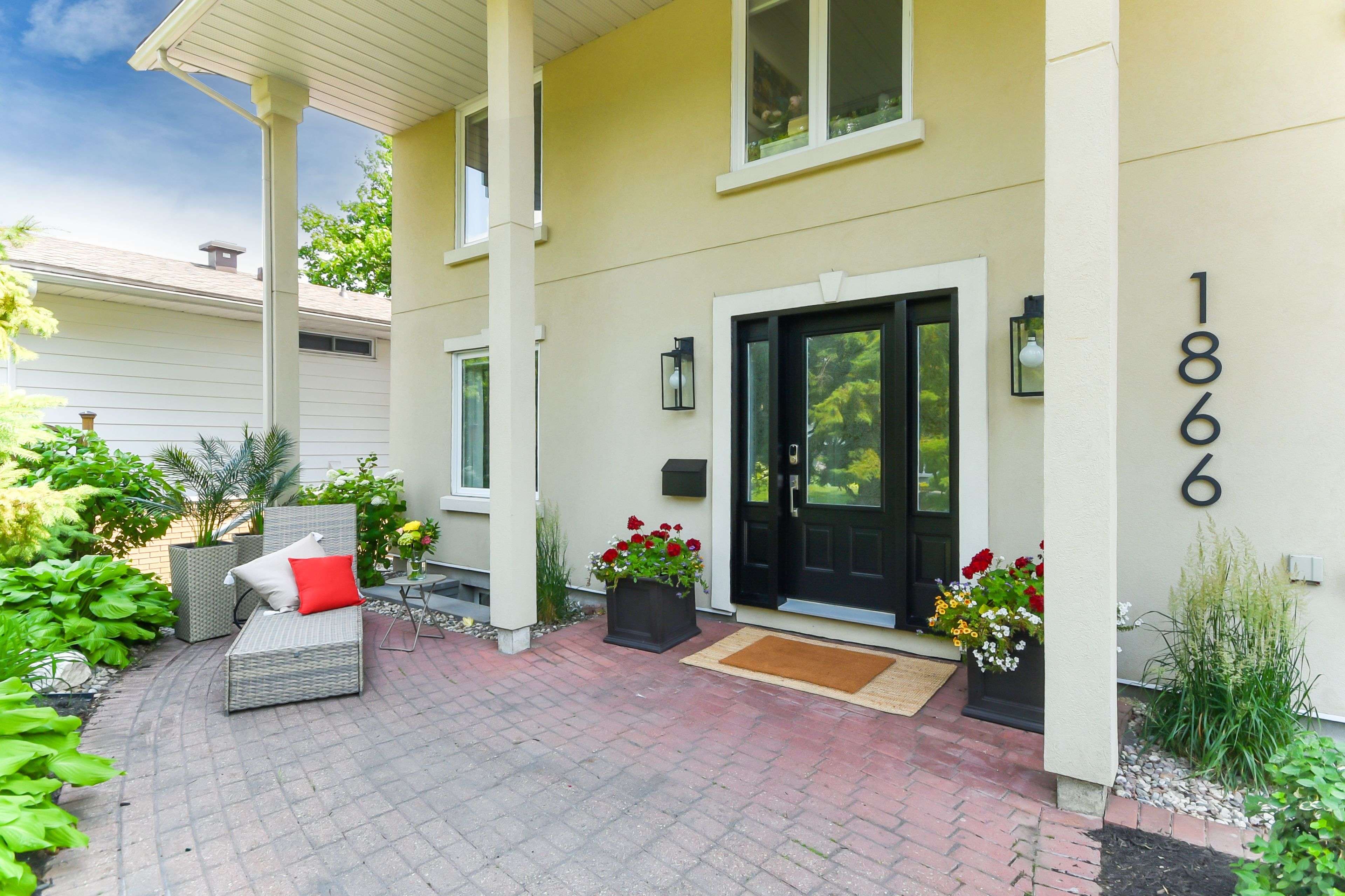 Alta Vista And Area, ON K1H 5R8,1866 Beattie AVE