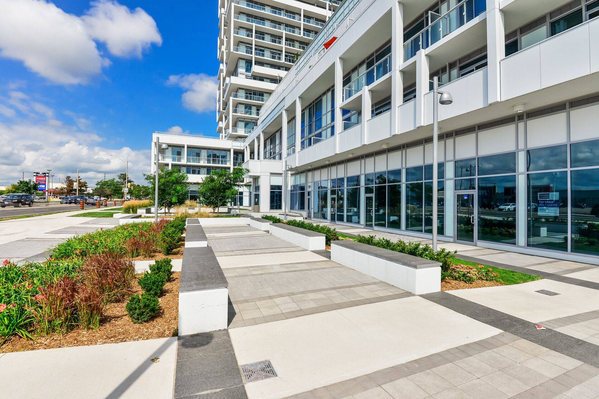 Oakville, ON L6K 0J1,65 Speers RD #610