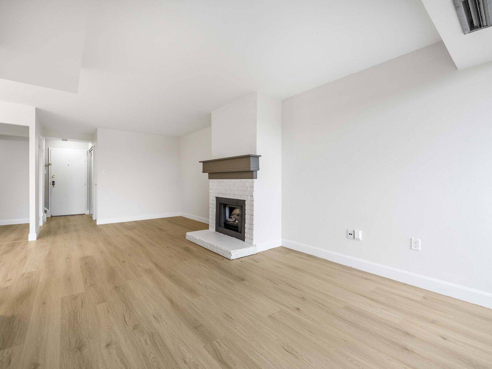Oakville, ON L6H 2S2,1300 Marlborough CT #504
