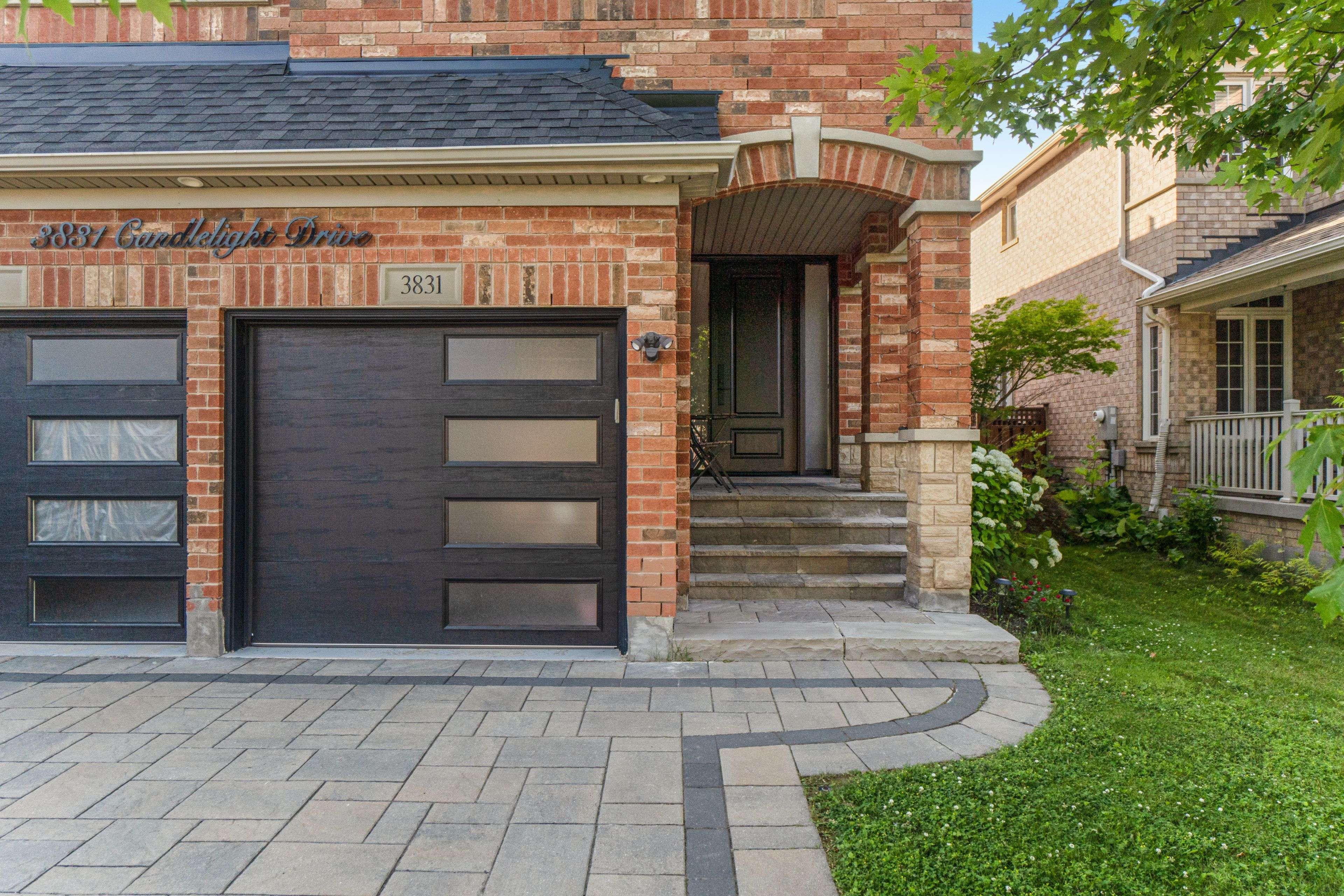 Mississauga, ON L5M 8A8,3831 Candlelight DR