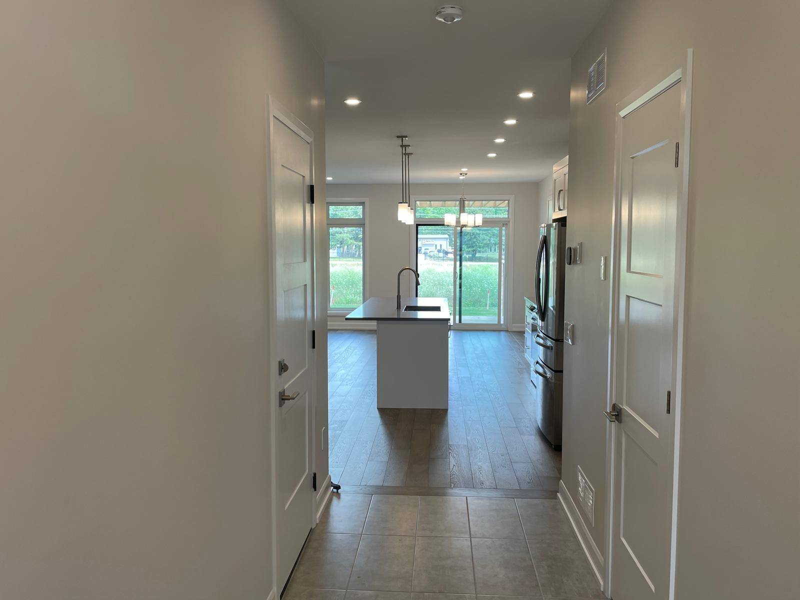Niagara Falls, ON L2H 3T2,7166 Parsa ST