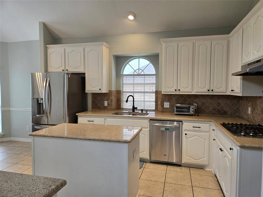 Kennedale, TX 76060,1355 Meadowview Drive