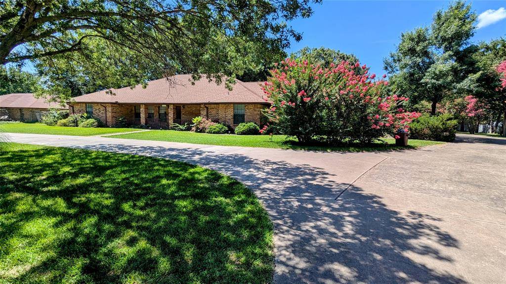 Grand Prairie, TX 75052,917 Sandra Lane