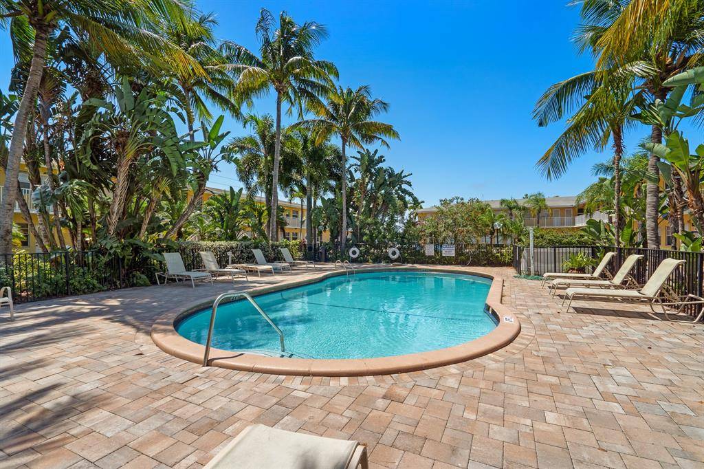 Oakland Park, FL 33334,4050 NE 12th Ter #36-2