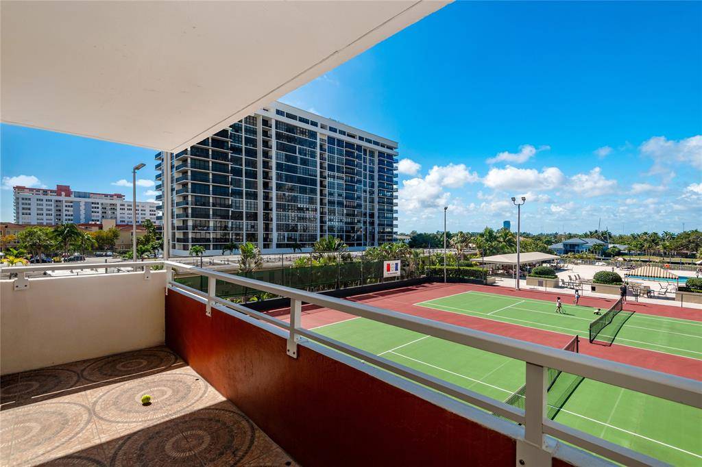 Hallandale Beach, FL 33009,1985 S Ocean Dr #2E