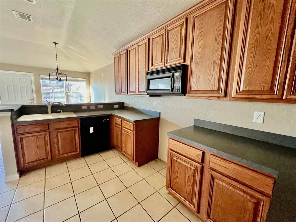 Burleson, TX 76028,2436 Castle Pines Drive