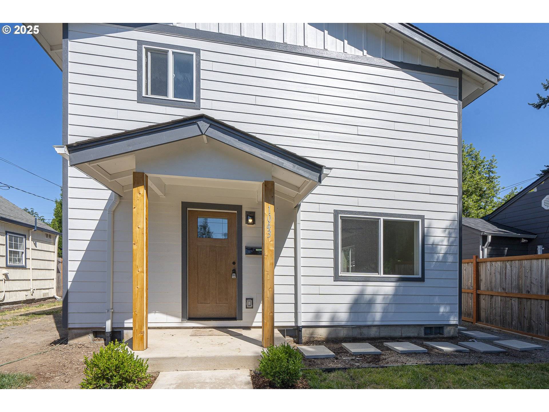 Salem, OR 97304,1043 6TH ST