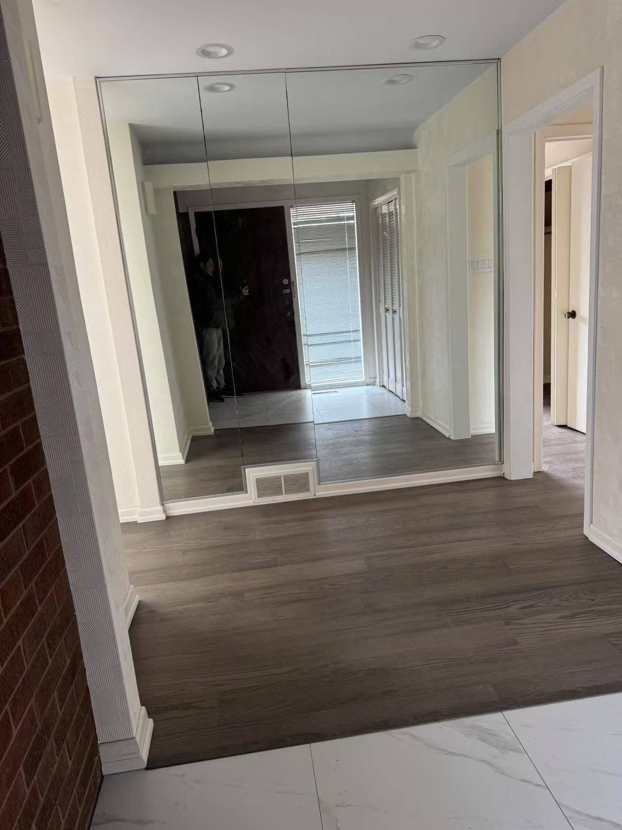 Toronto C12, ON M3C 2L1,29 Suncrest DR