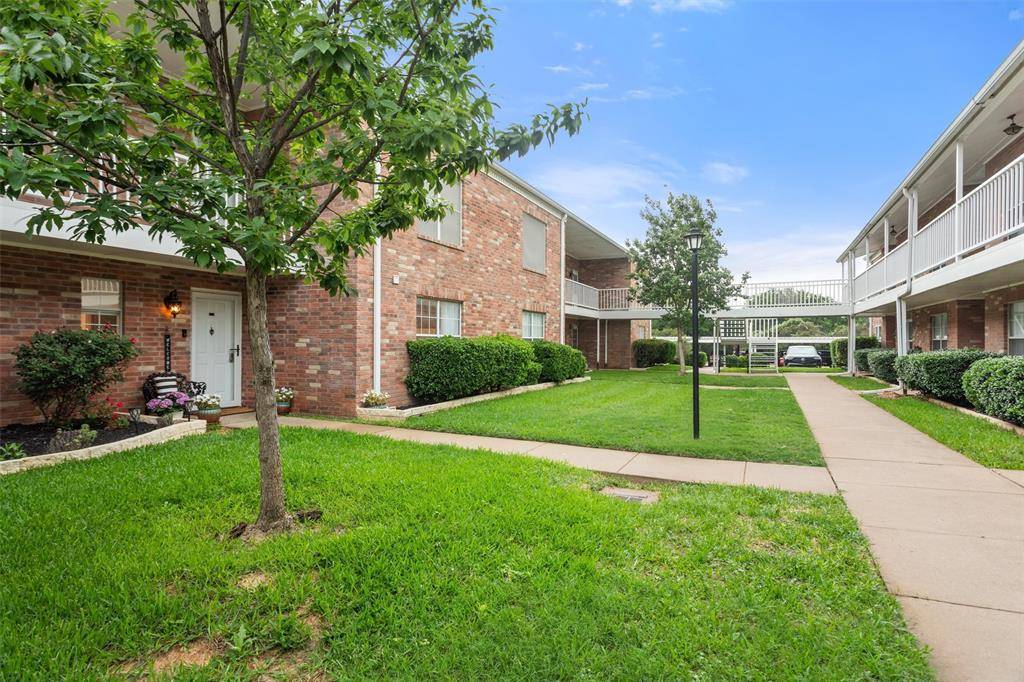 Granbury, TX 76049,8511 Westover Court #139