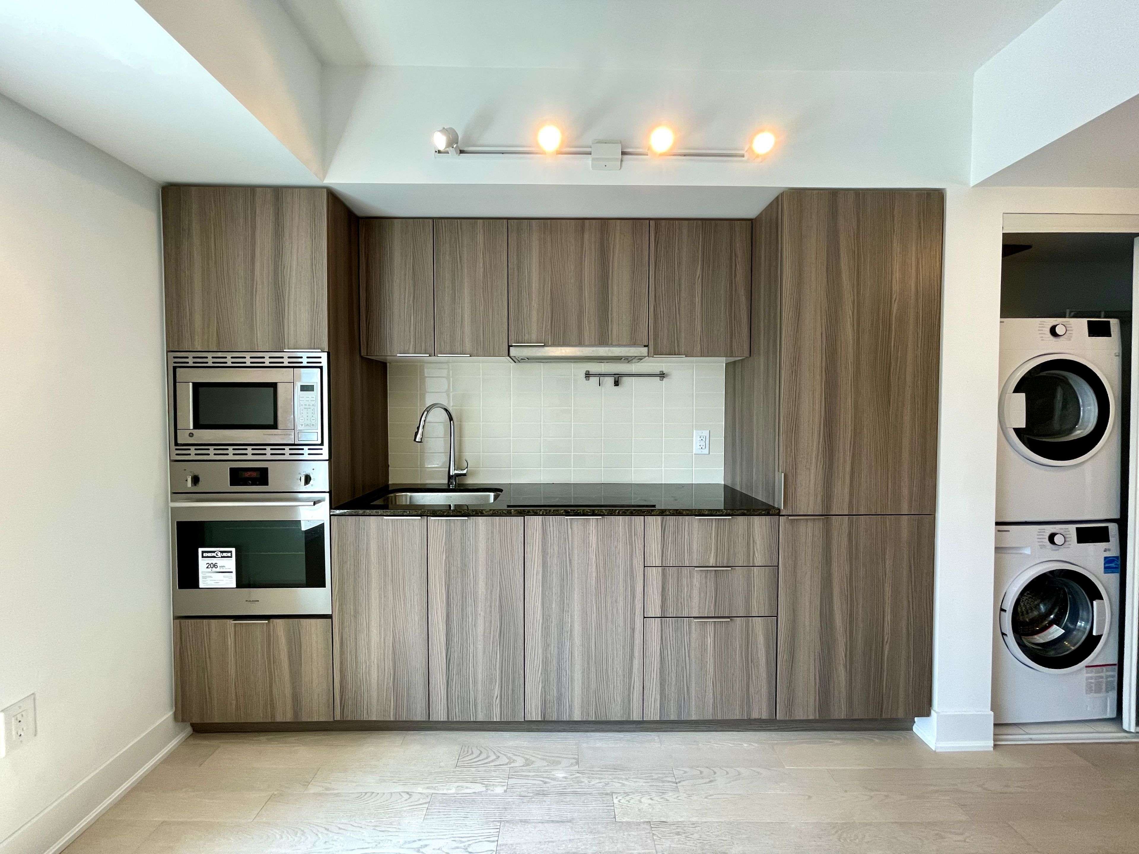 Toronto C01, ON M5S 2A2,955 Bay ST #2506