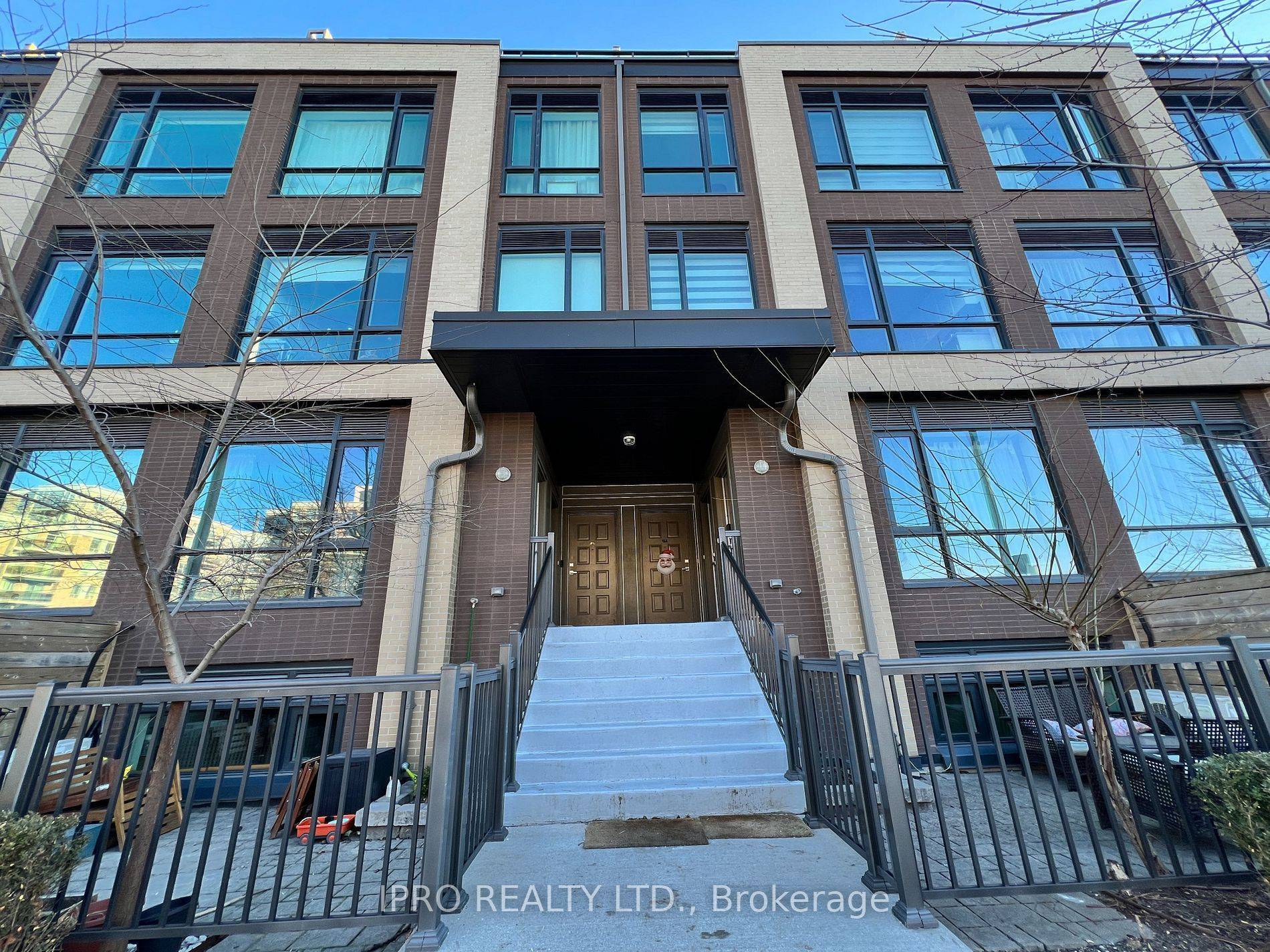 Toronto C04, ON M6A 1A9,639 Lawrence AVE W #209