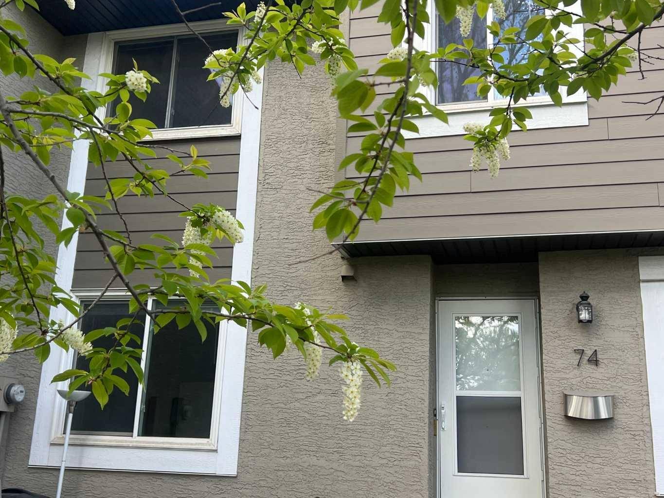 Calgary, AB T3A 2E4,4936 Dalton DR NW #74