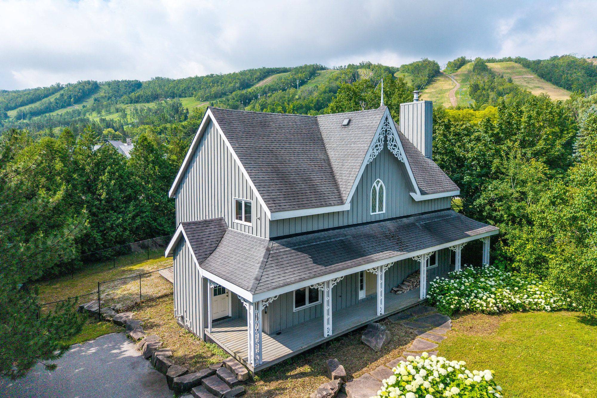 Blue Mountains, ON L9Y 0S4,127 Wyandot CT