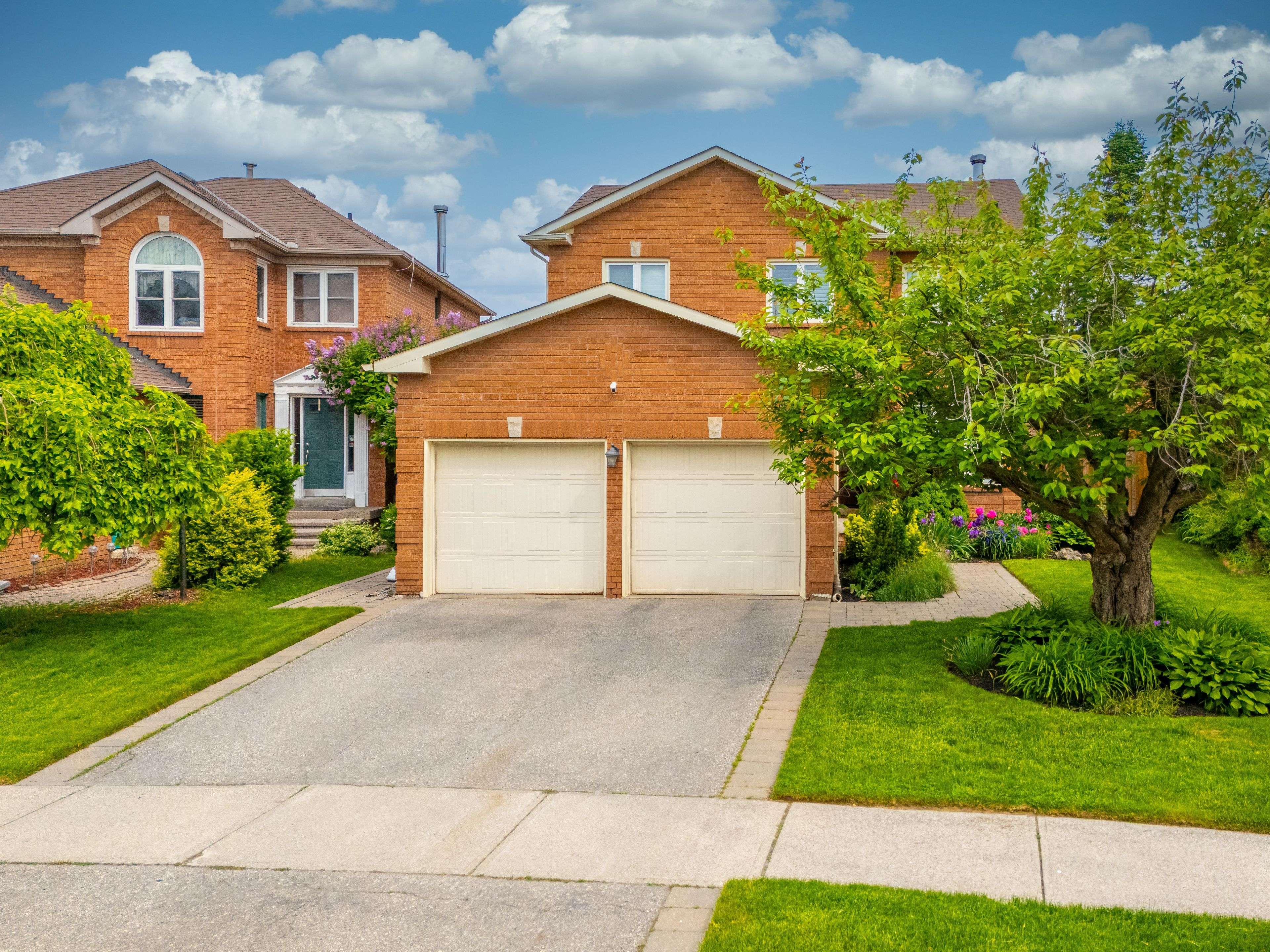 Halton Hills, ON L7G 5K5,51 Roane AVE