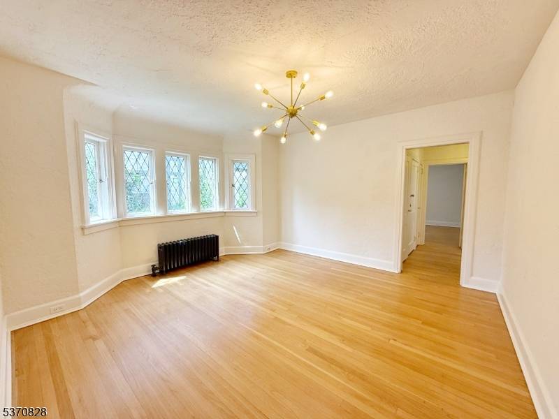 Ridgewood Village, NJ 07450,168 Washington Pl #1