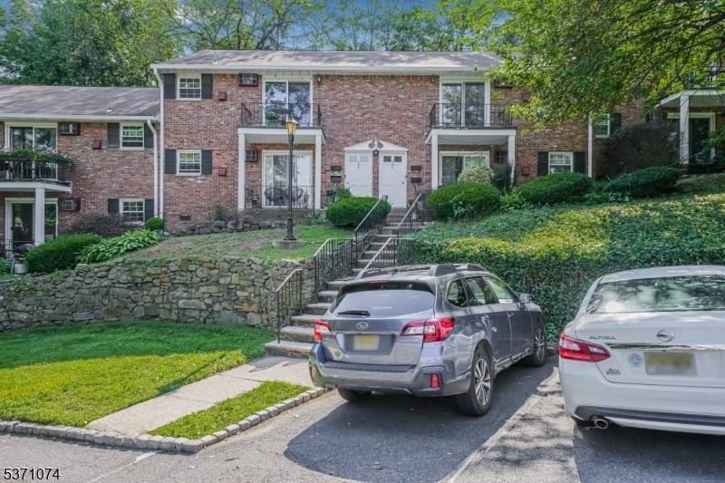 Morristown Town, NJ 07960,320 South Street #18H