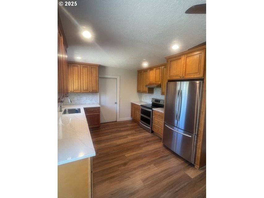 Portland, OR 97230,2555 NE 146TH DR