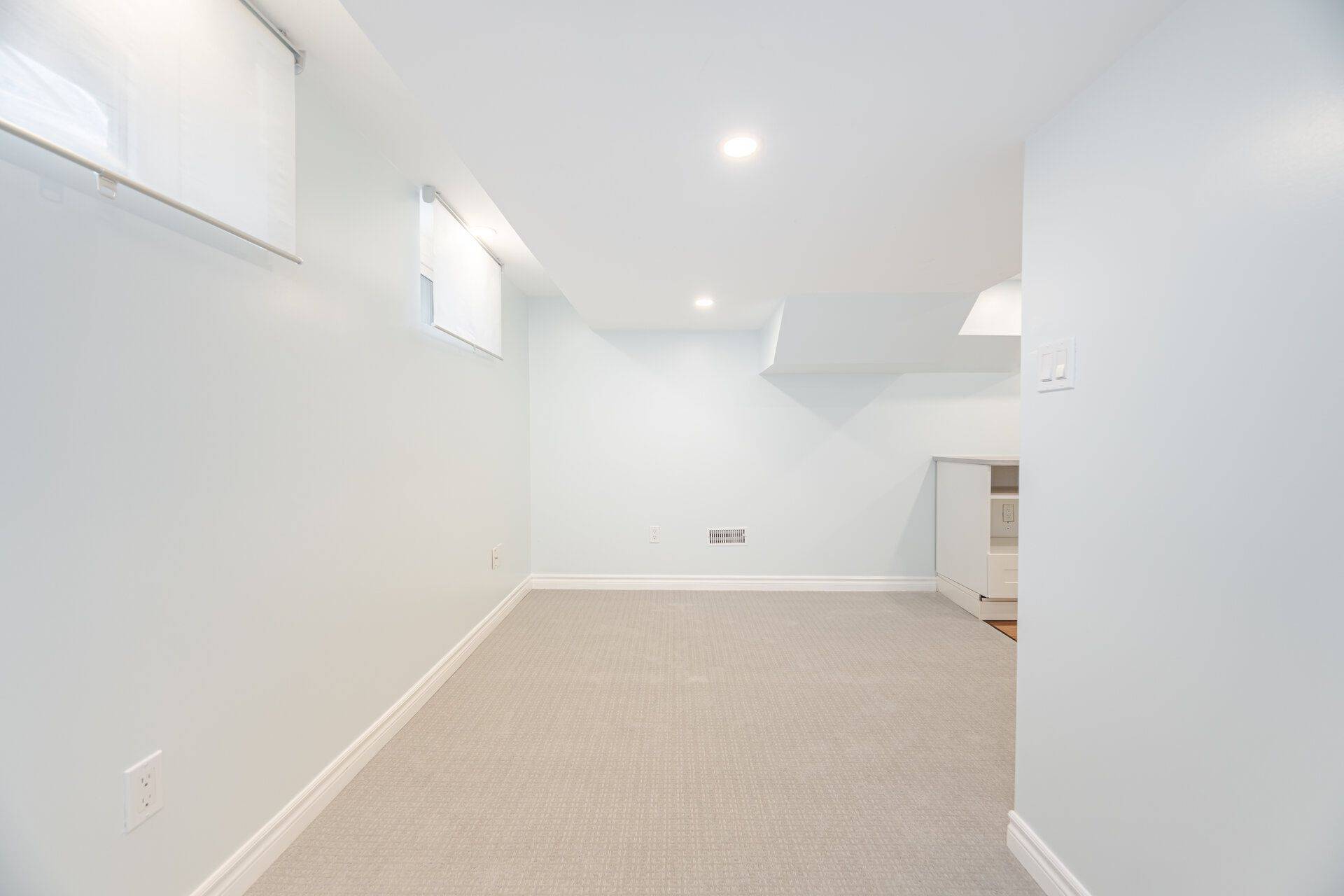 Hamilton, ON L8H 5B1,99 Cope ST #Basement Unit