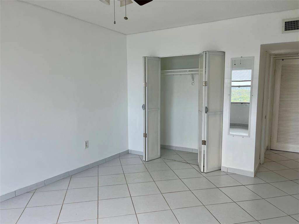 Sunny Isles Beach, FL 33160,400 Kings Point Dr #1608