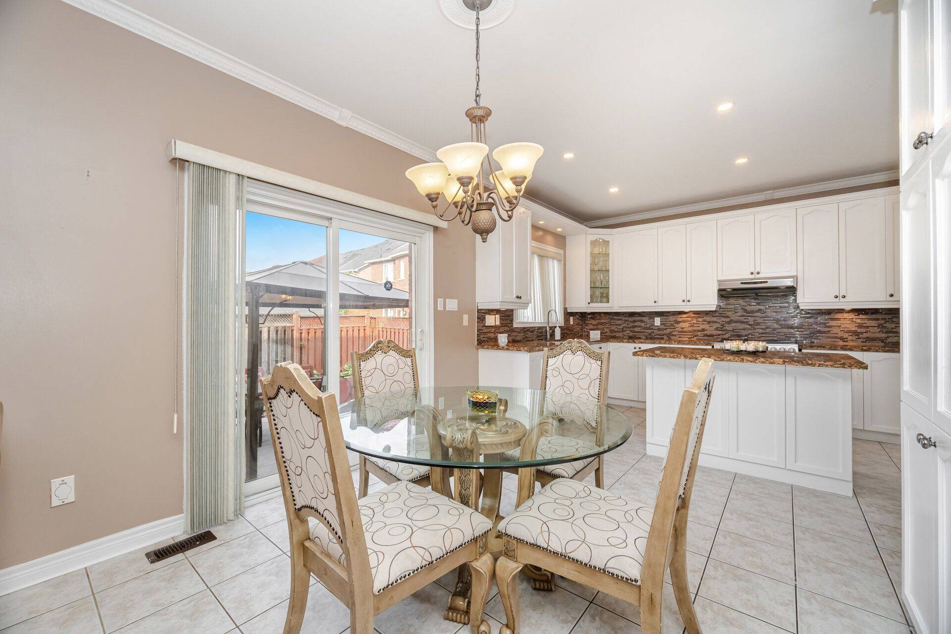 Brampton, ON L6P 2B9,5 Summershade ST