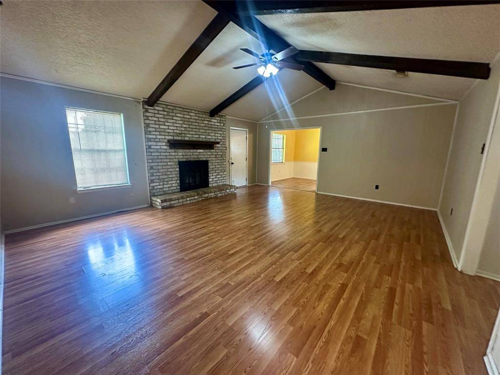 Hewitt, TX 76643,149 Travis Lane