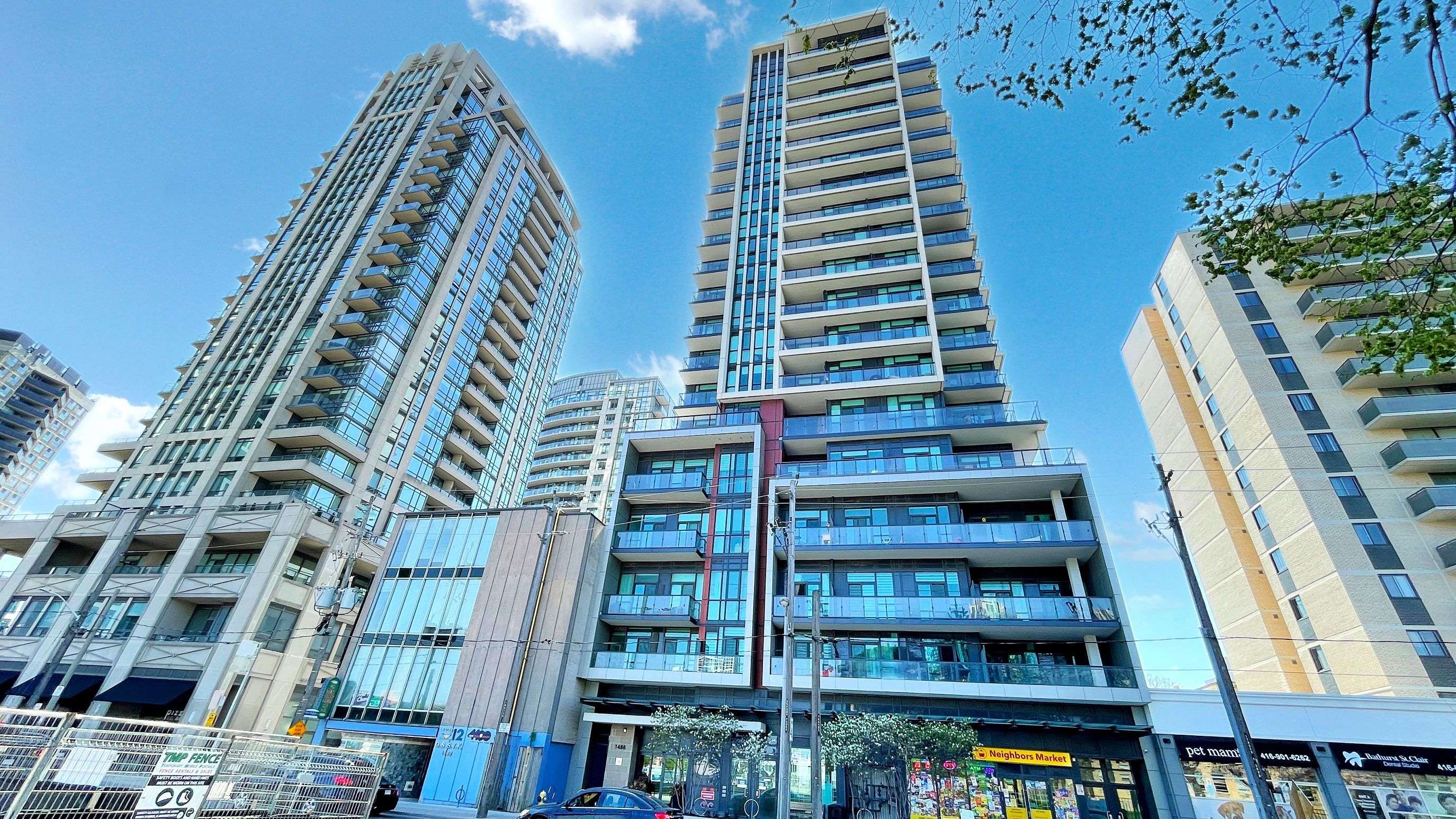 Toronto C03, ON M5P 3G9,1486 Bathurst ST #1802