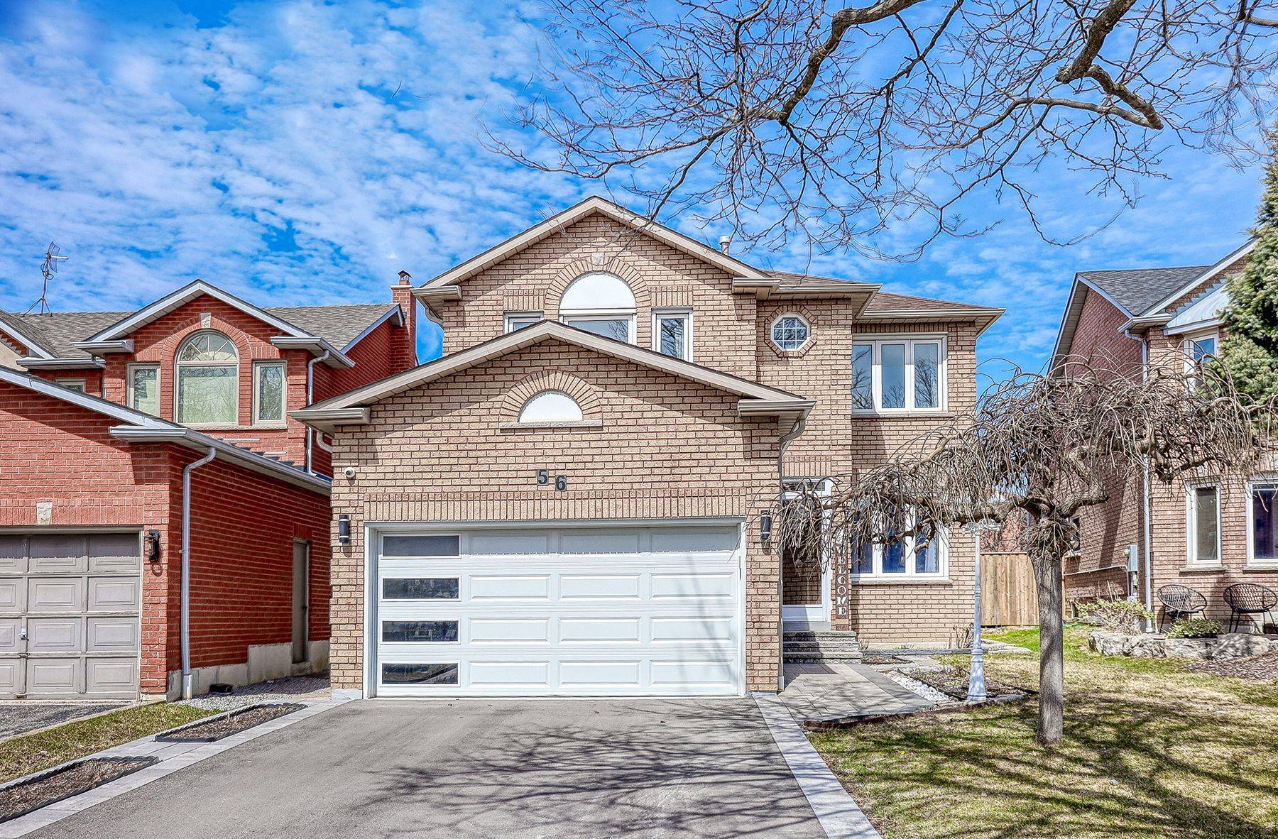 Whitby, ON L1R 1Y7,56 Ringwood DR