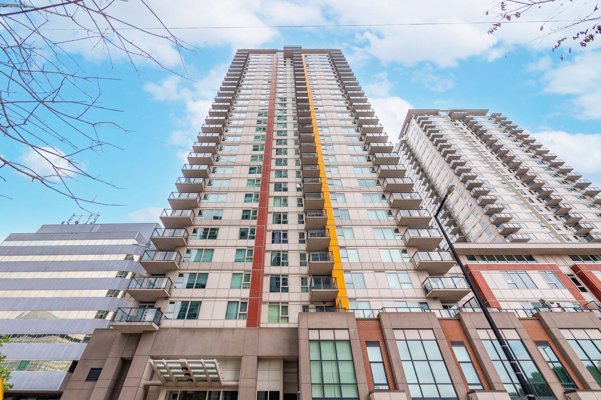 Toronto E09, ON M1P 0B4,25 Town Centre CT #2305