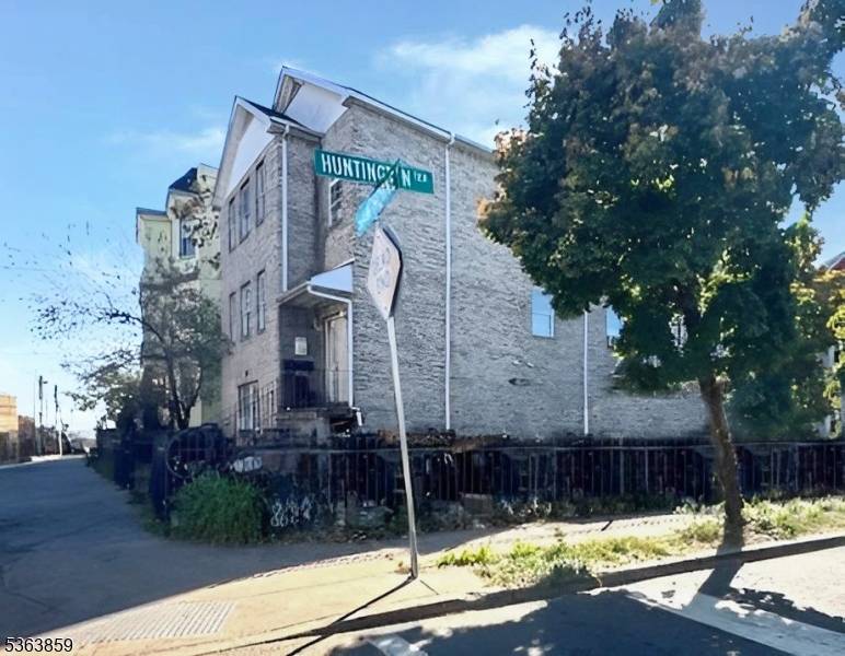 Newark City, NJ 07112,328-330 Hawthorne Ave
