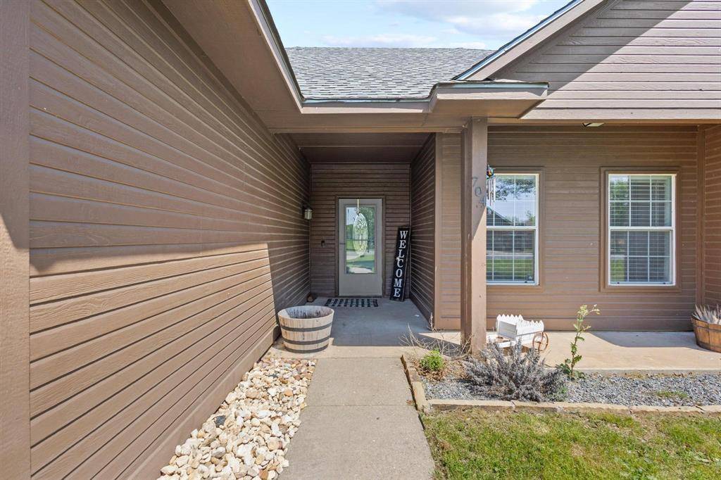 Whitewright, TX 75491,704 Katy Lane