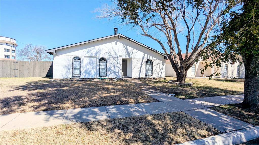 Grand Prairie, TX 75052,858 Pinehill Lane