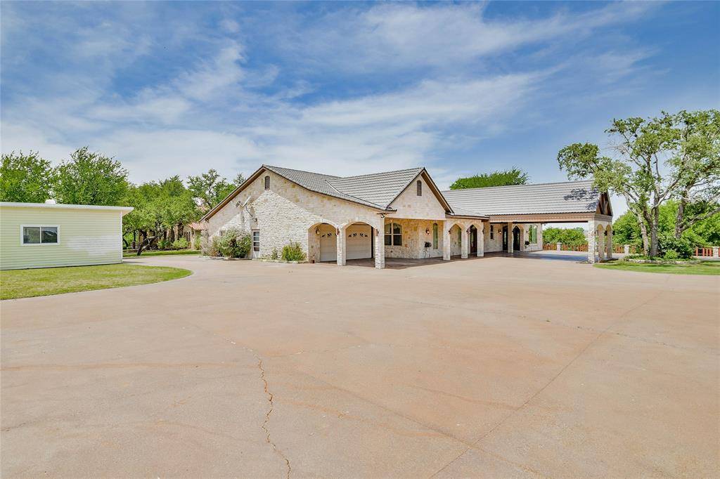 Granbury, TX 76048,2318 Weatherford Highway