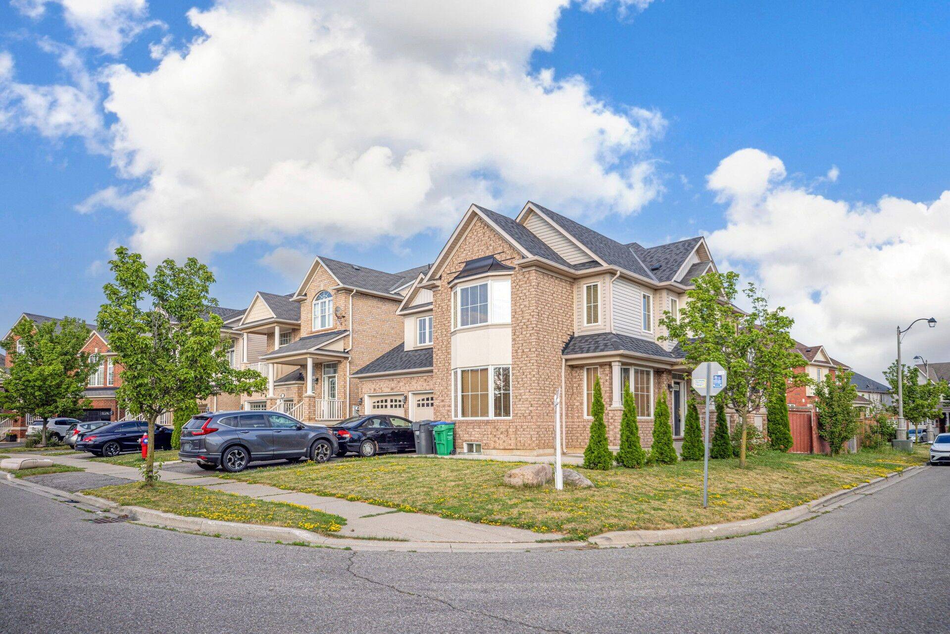 Brampton, ON L6X 0N5,14 Alboreto WAY