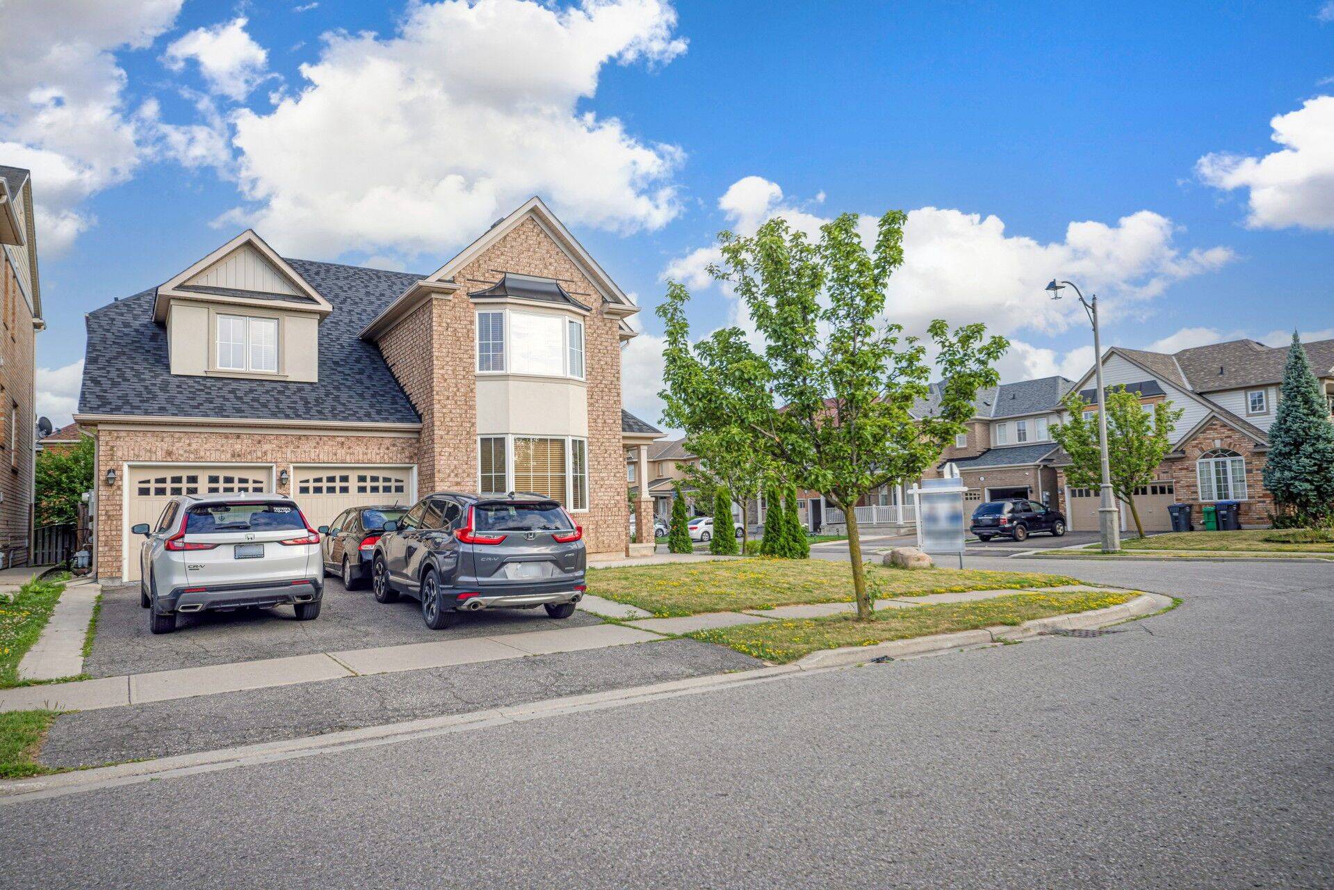 Brampton, ON L6X 0N5,14 Alboreto WAY
