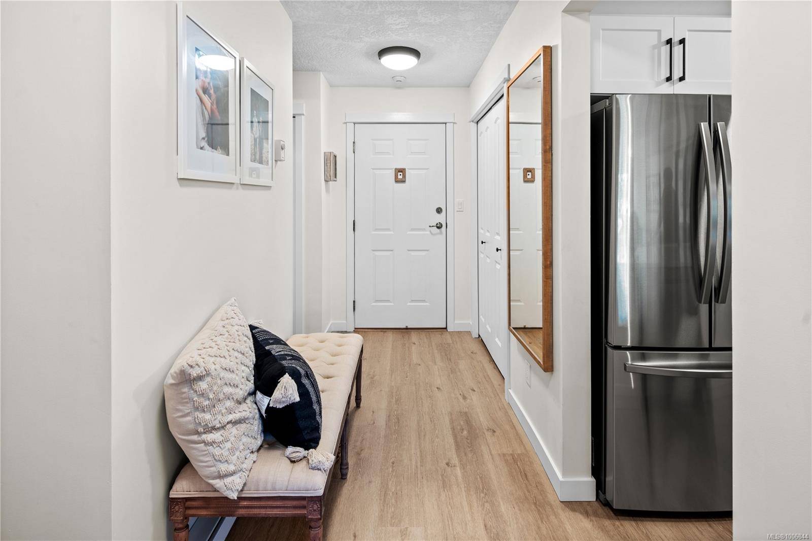 Sidney, BC V8L 1Z5,2245 James White Blvd #220